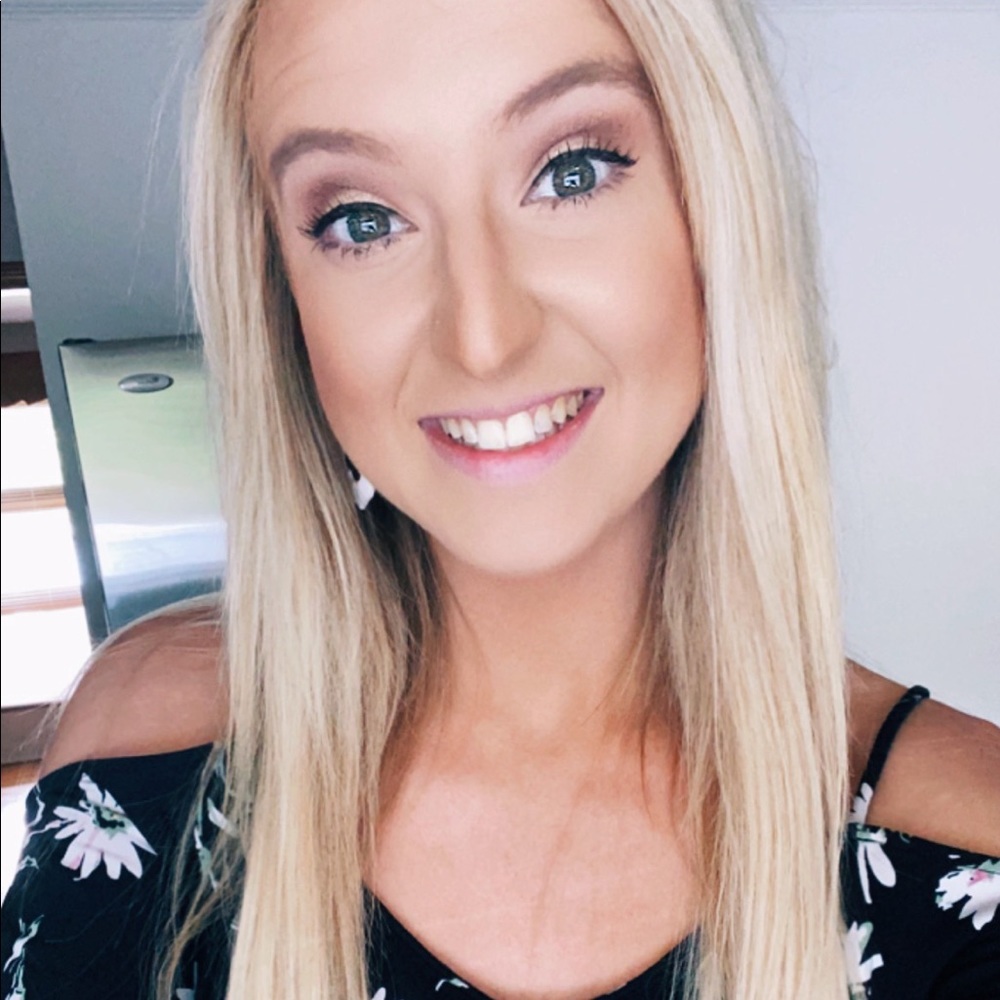 Meet your Posher, Ashley